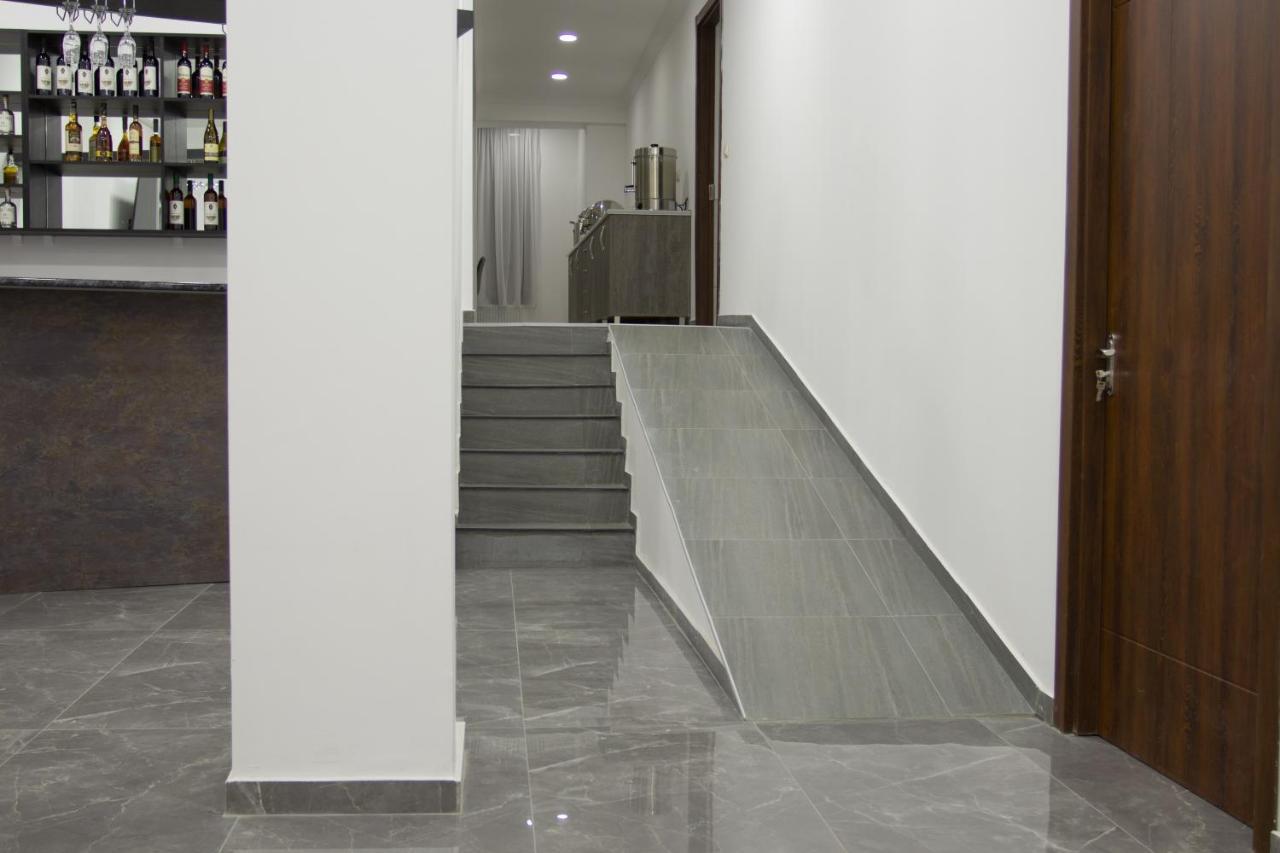 Lileo Inn Hotel ميستيا المظهر الخارجي الصورة